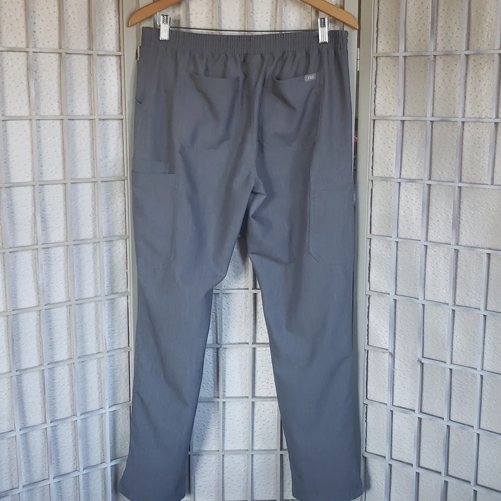 Fig gray straight leg mens scrub pants size M